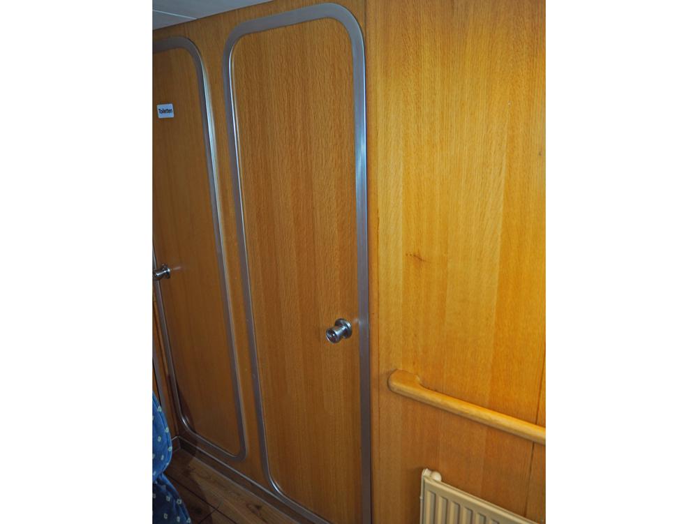 Cabin en avant, H&eacute;bergements